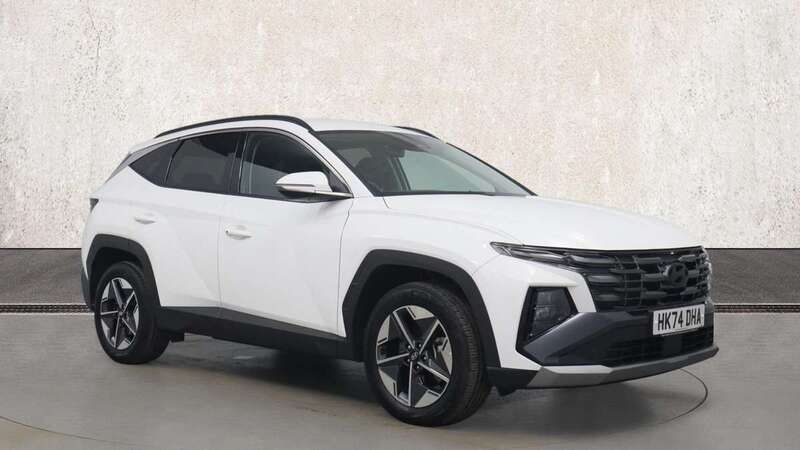 White Used 2024 Hyundai Tucson Premium SUV | £29,977 (Fair price) - Image 1/4