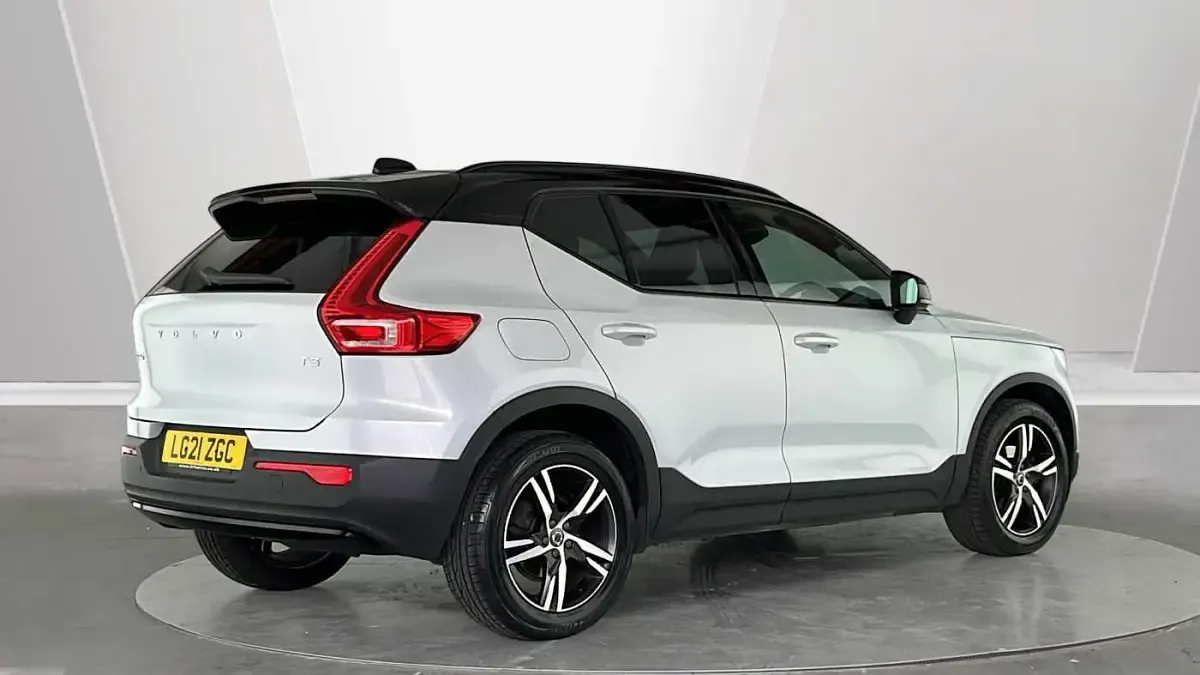 Used Volvo XC40 R-Design 161 HP (118 kW) 2021 SUV