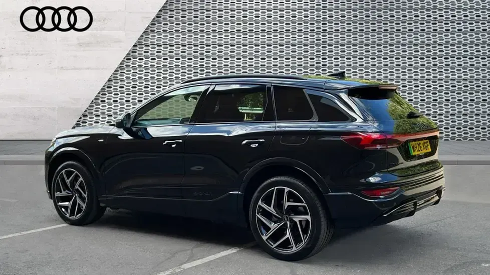 Used Audi Q6 e-tron Black Edition 225 kW (306 HP) 2026 Black SUV