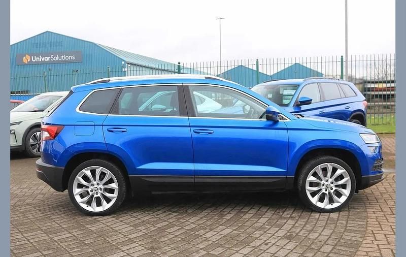Used Skoda Karoq SE L 115 HP (84 kW) 2019 Race blue metallic SUV
