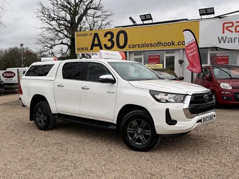 Usado Toyota HiLux 150 HP (110 kW) 2024 Branco Pickup