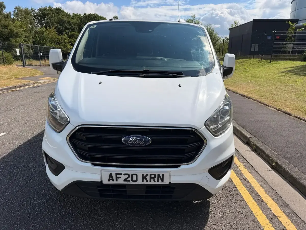 Used Ford Transit Custom Limited 130 HP (95 kW) 2020 White Van