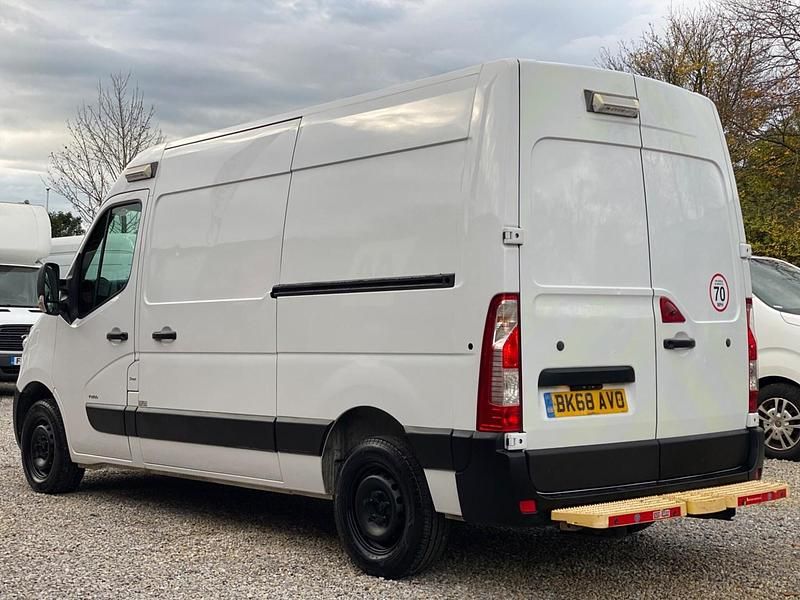 Used Vauxhall Movano 130 HP (95 kW) 2019 White MPV