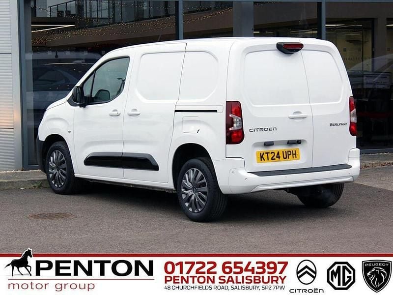 Used Citroën Berlingo 101 HP (74 kW) 2024 White MPV