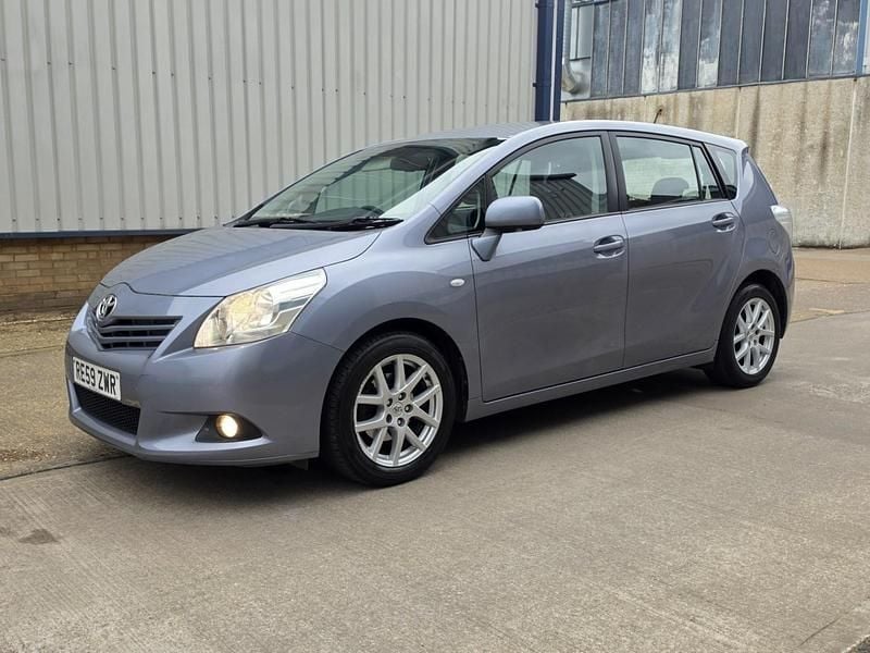 Used Toyota Verso 2009 Blue MPV
