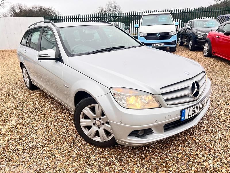 Used Mercedes C180 Executive 156 HP (114 kW) 2011 Silver Estate