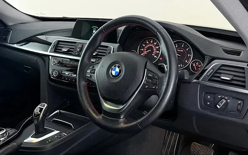 Used BMW 320 Sport Line 190 HP (139 kW) 2018 Black Hatchback