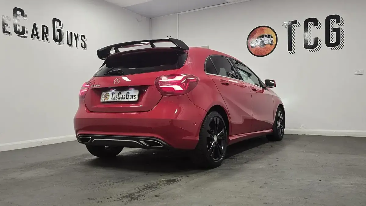 Used Mercedes A200 Premium 136 HP (100 kW) 2016 Red Hatchback