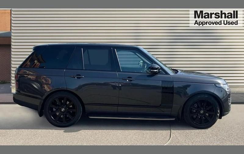 Used Land Rover Range Rover Vogue SE 404 HP (297 kW) 2019 Carpathian grey metallic SUV