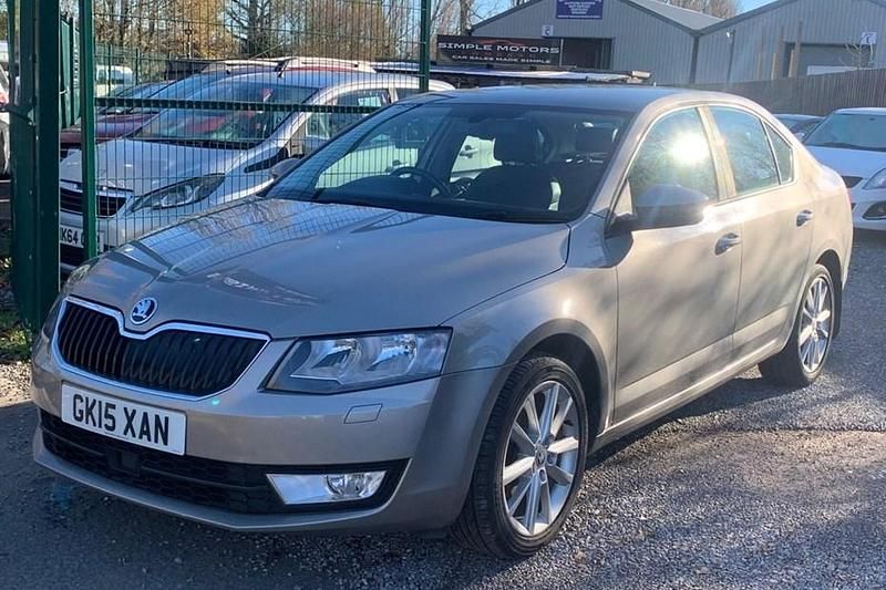 Beige Used 2015 Skoda Octavia Elegance Hatchback | £5,995 (Super price) - Image 1/1