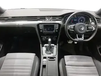 Usado VW Passat R-line 190 HP (139 kW) 2017 Branco Sedan
