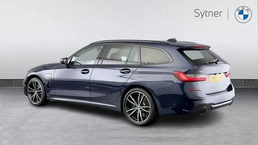 Used BMW 330e M Sport 288 HP (211 kW) 2021 Blue Estate