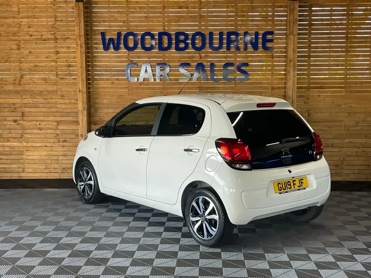 Used Citroën C1 Flair 72 HP (52 kW) 2019 White Hatchback