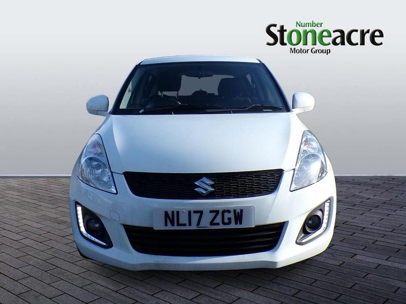 Used Suzuki Swift 94 HP (69 kW) 2017 White Hatchback