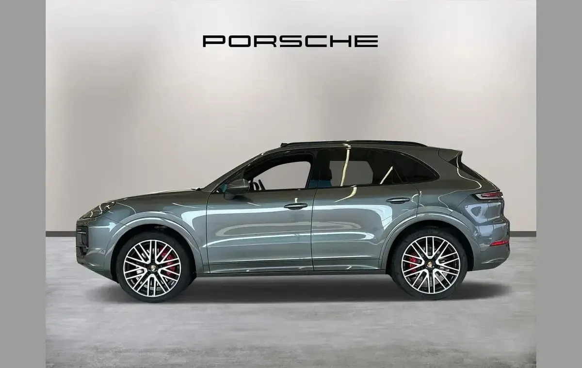 Used Porsche Cayenne S 468 HP (344 kW) 2025 Grey SUV