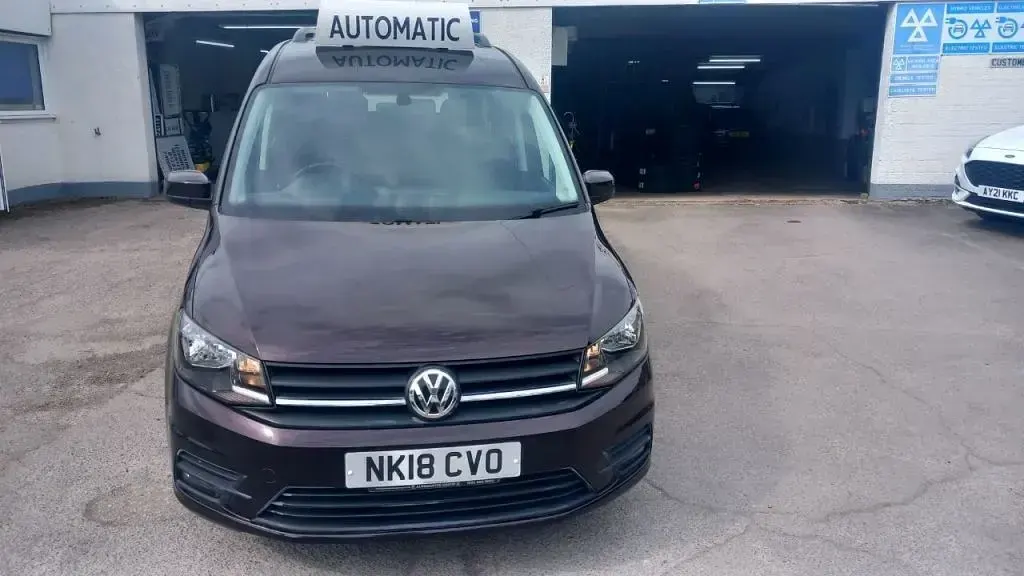 Begagnad VW Caddy Maxi Life 2018 Lila Minibuss