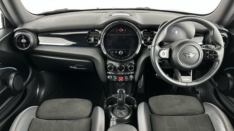 Used Mini Cooper Hatch 134 HP (98 kW) 2023 Blue Hatchback