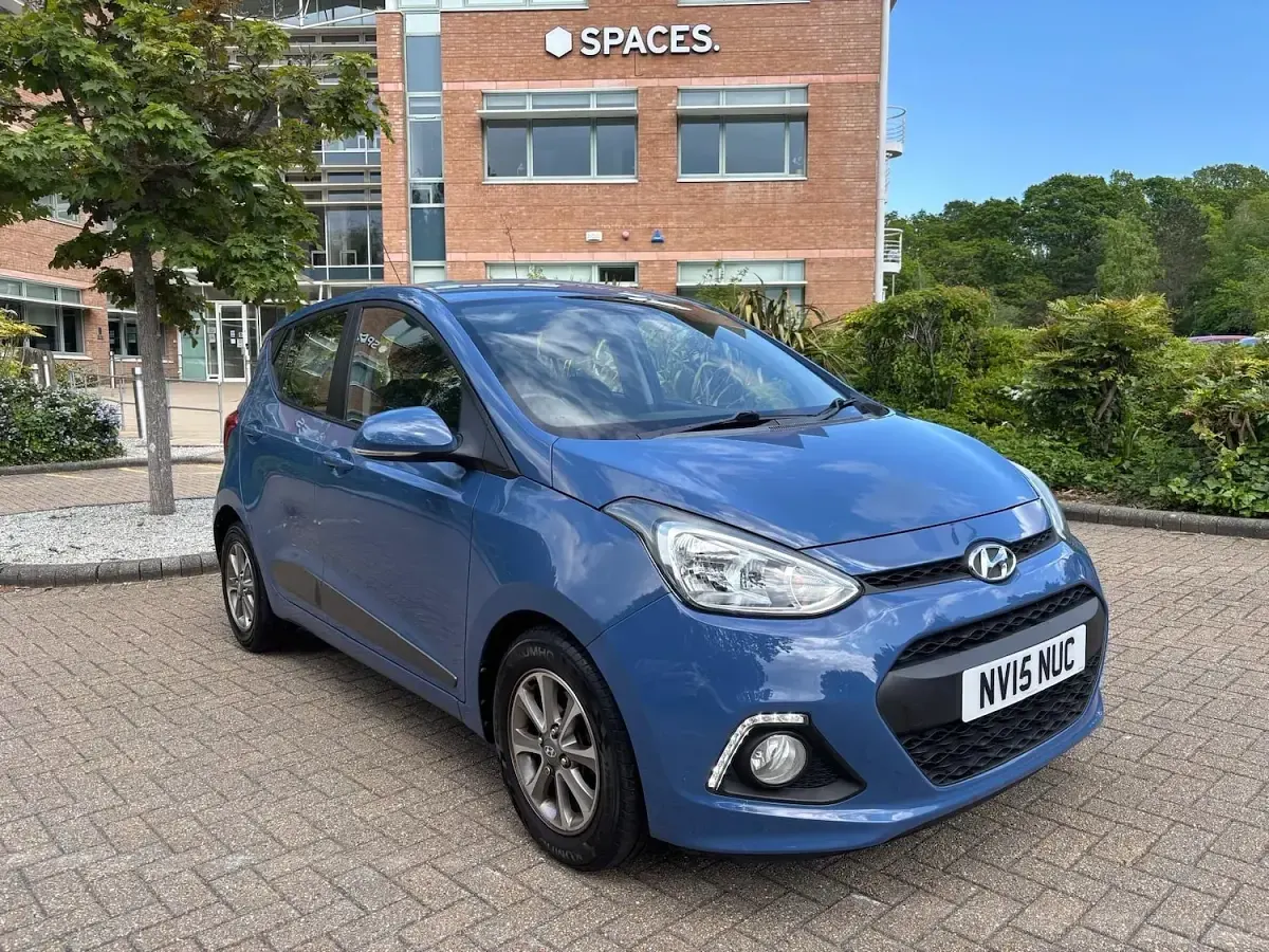 Used Hyundai i10 Premium 87 HP (63 kW) 2015 Blue Hatchback