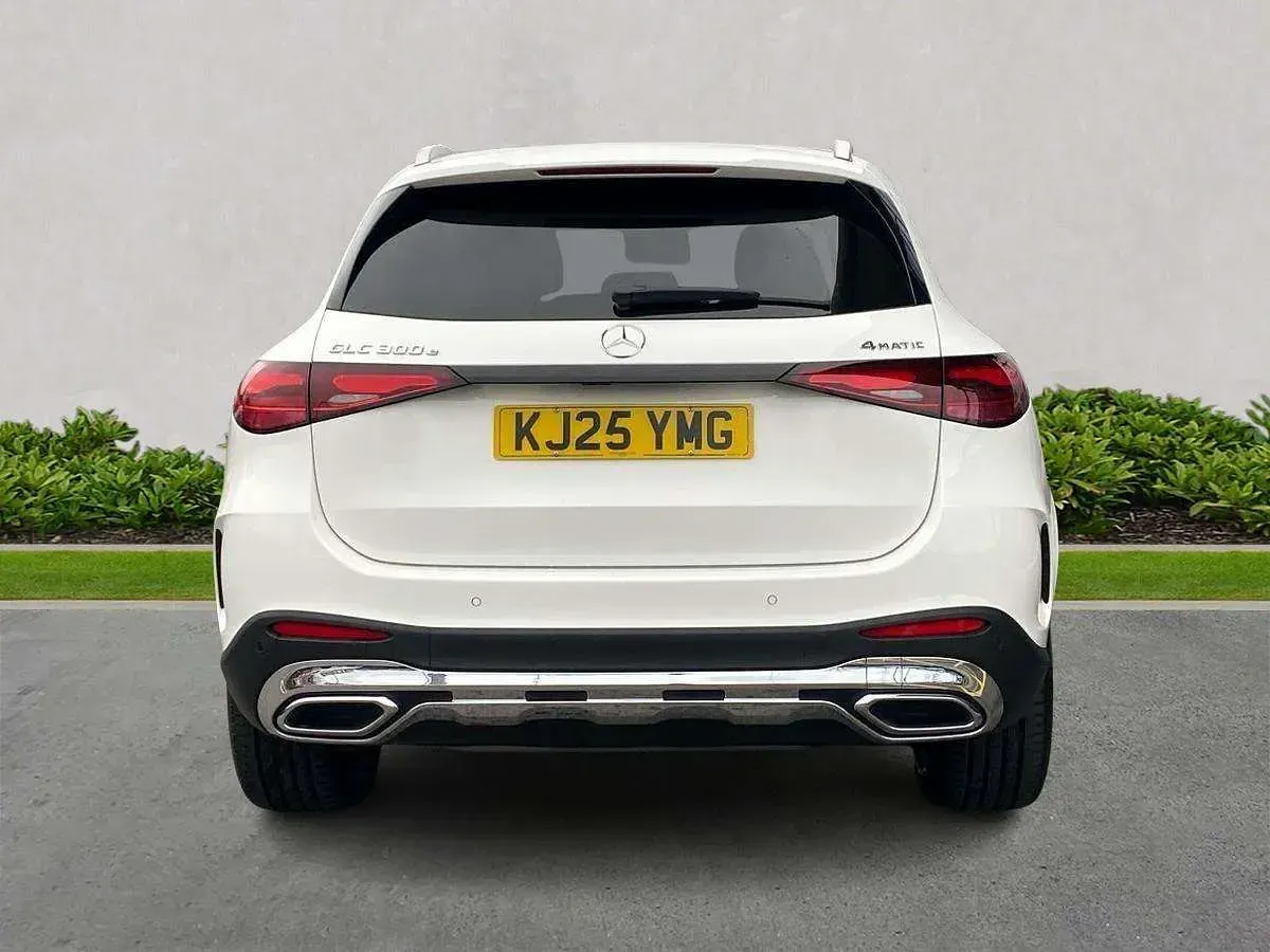 Used Mercedes GLC300e AMG line 313 HP (230 kW) 2025 White SUV