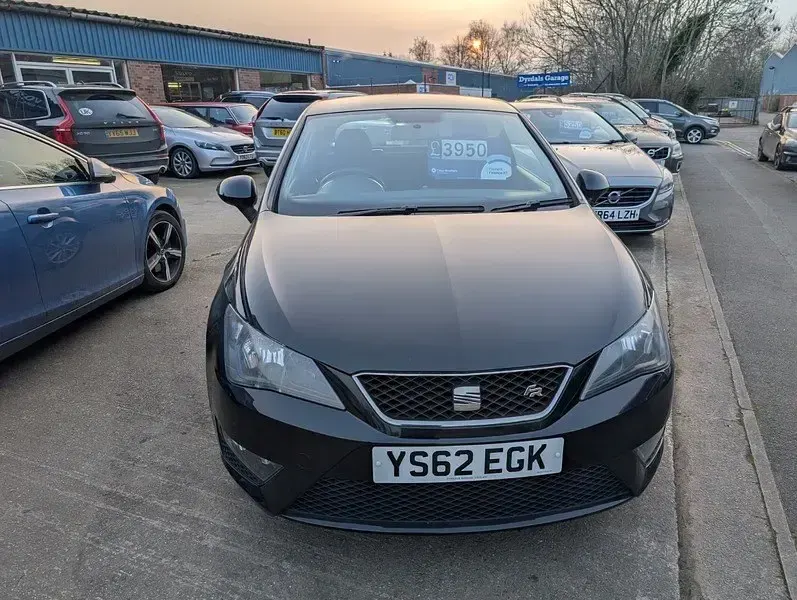 Begagnad Seat Ibiza FR 2012 Svart Halvkombi