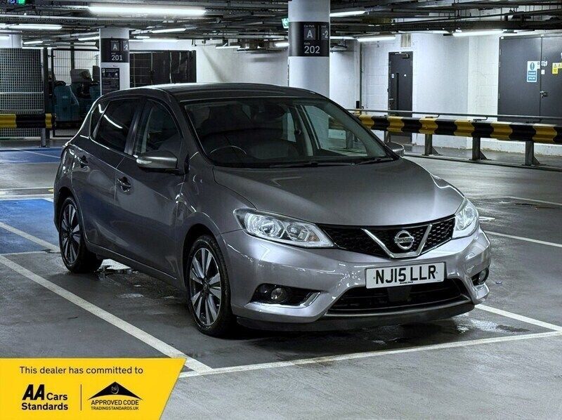 Grey Used 2015 Nissan Pulsar Tekna Hatchback | £5,750 (Fair price) - Image 1/4