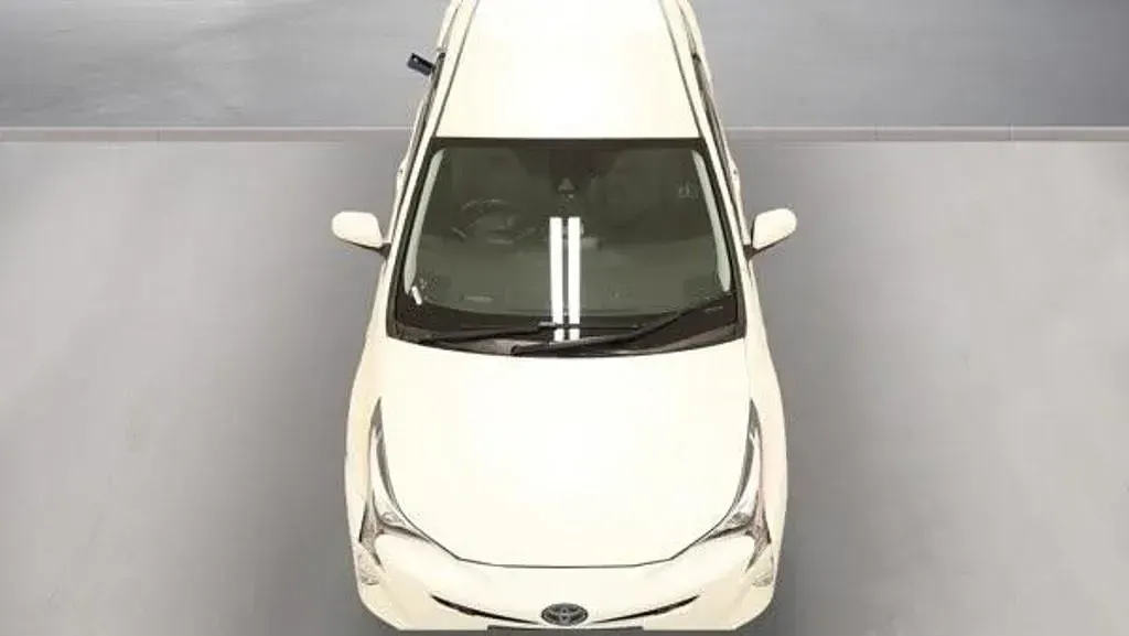 Used Toyota Prius 2016 White Hatchback