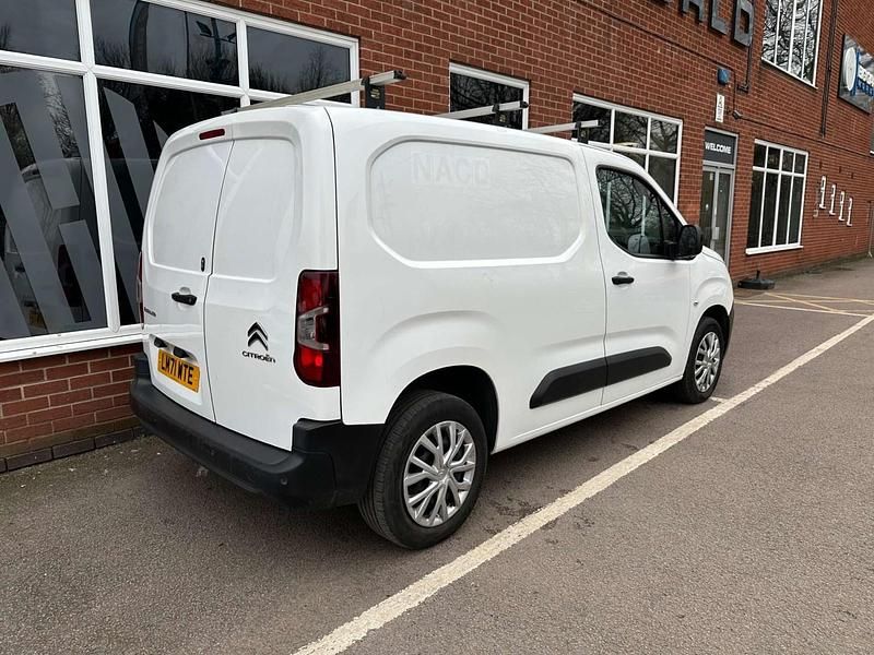 Used Citroën Berlingo 100 HP (73 kW) 2022 White MPV