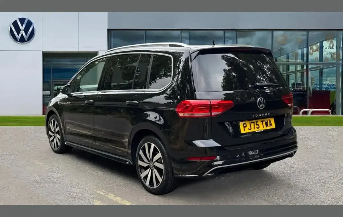 Used VW Touran R-line 150 HP (110 kW) 2025 Black MPV