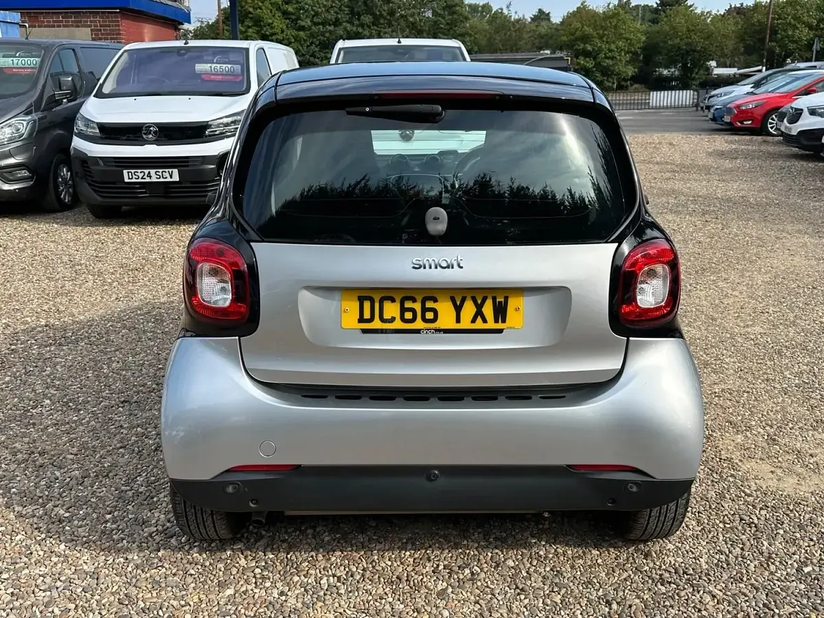 Used Smart ForTwo Coupé Premium 71 HP (52 kW) 2017 Silver Coupe
