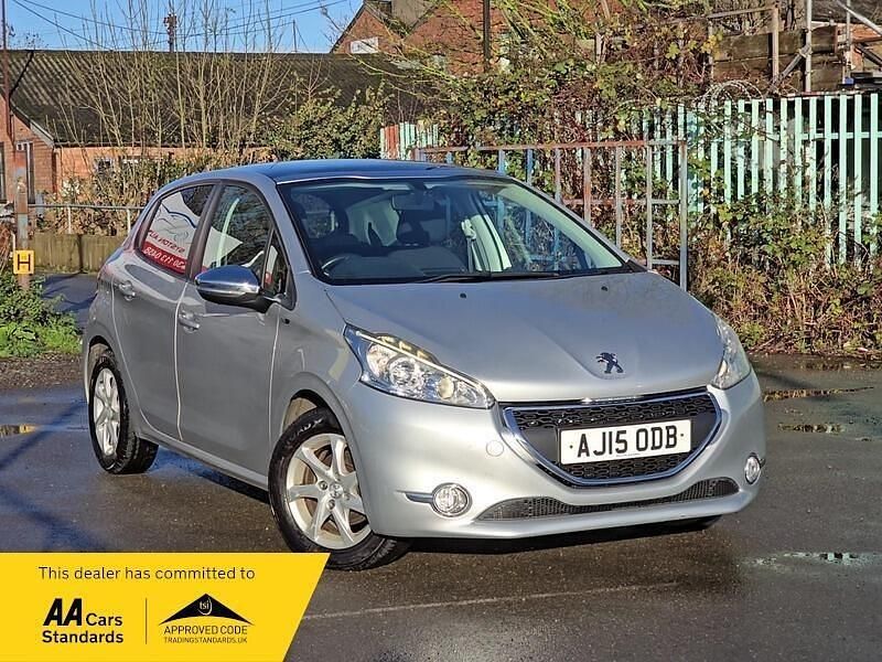 Silver Used 2015 Peugeot 208 Style Hatchback | £3,790 (Fair price) - Image 1/4