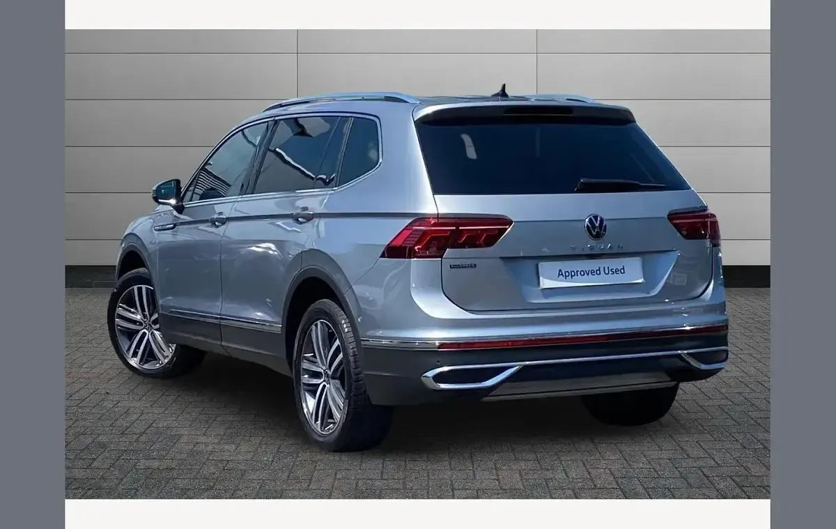 Used VW Tiguan Allspace Elegance 150 HP (110 kW) 2023 Silver SUV