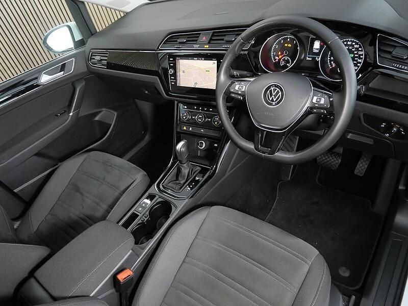 Usado VW Touran SEL 150 HP (110 kW) 2021 Branco Monovolume