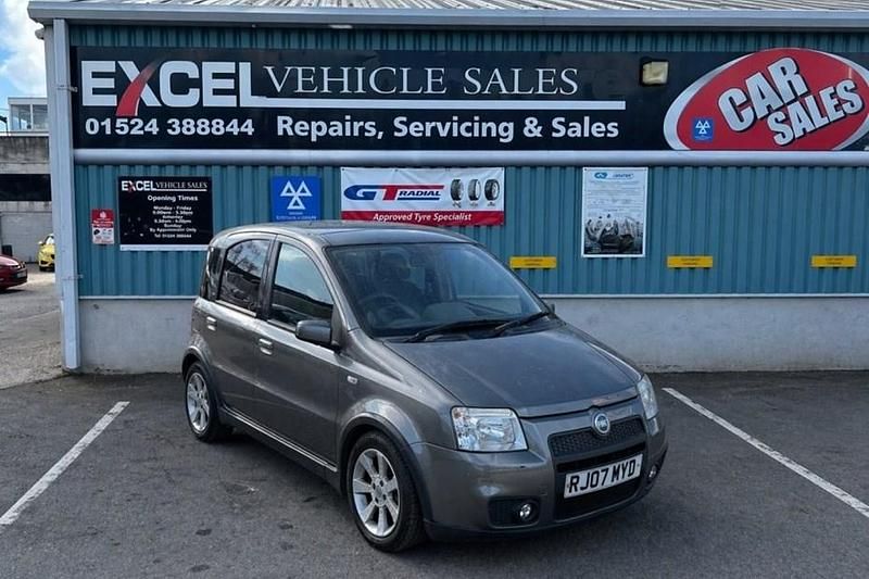 Usado Fiat Panda 100 HP (73 kW) 2007 Cinzento Citadino