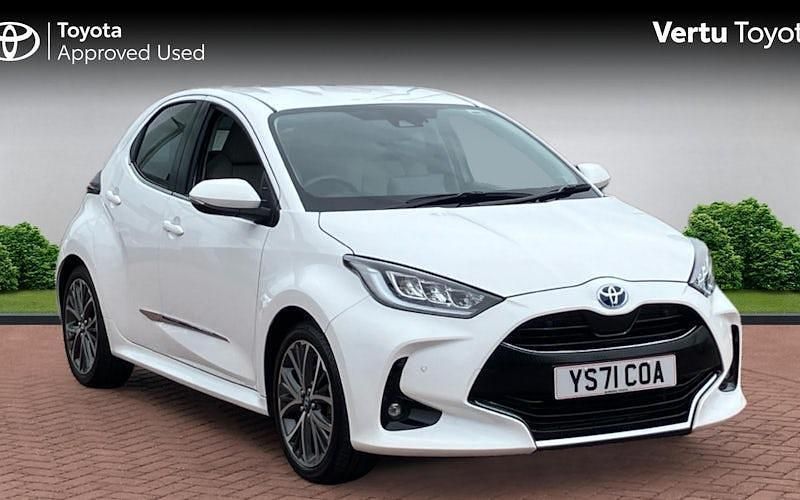 Used 2024 Toyota Yaris Hybrid Hatchback | £17,065 (Good price) - Image 1/4