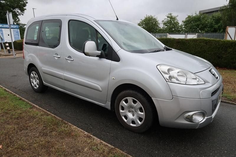 Silver Used 2011 Peugeot Partner Tepee S MPV | £3,250 (Good price) - Image 1/4