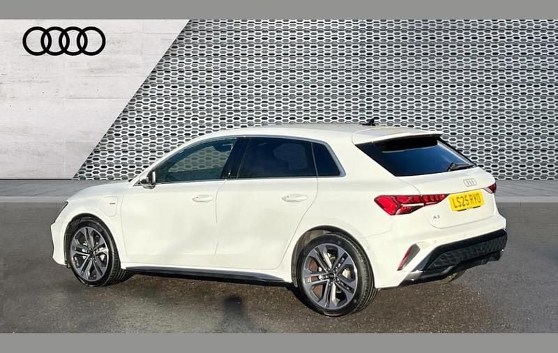 Used Audi A3 e-tron S-Line 200 HP (147 kW) 2025 White Hatchback