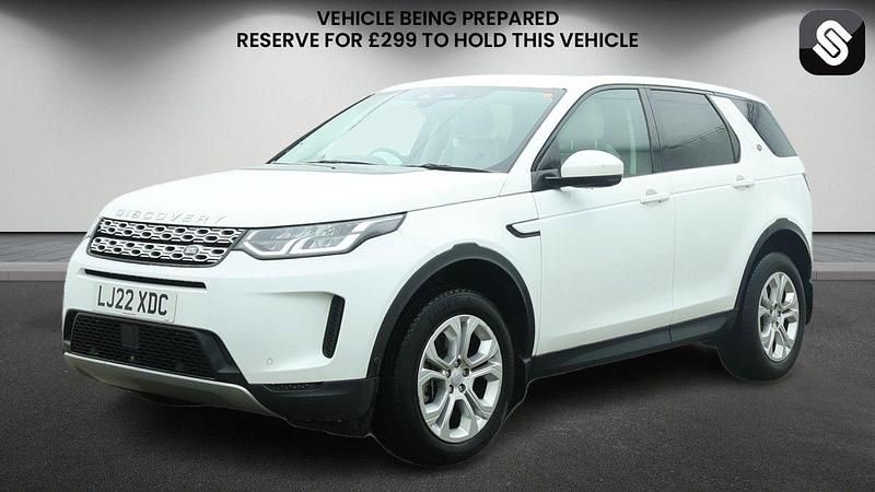 Used Land Rover Discovery 5 S 200 HP (147 kW) 2021 Fuji white SUV