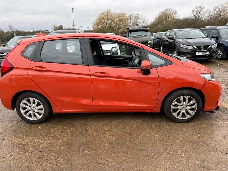 Used Honda Jazz SE 102 HP (75 kW) 2018 Orange Hatchback