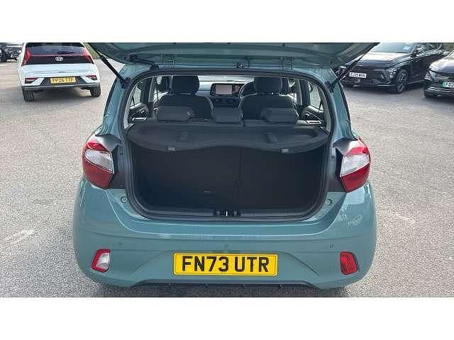 Used Hyundai i10 Advanced 84 HP (61 kW) 2023 Green Hatchback