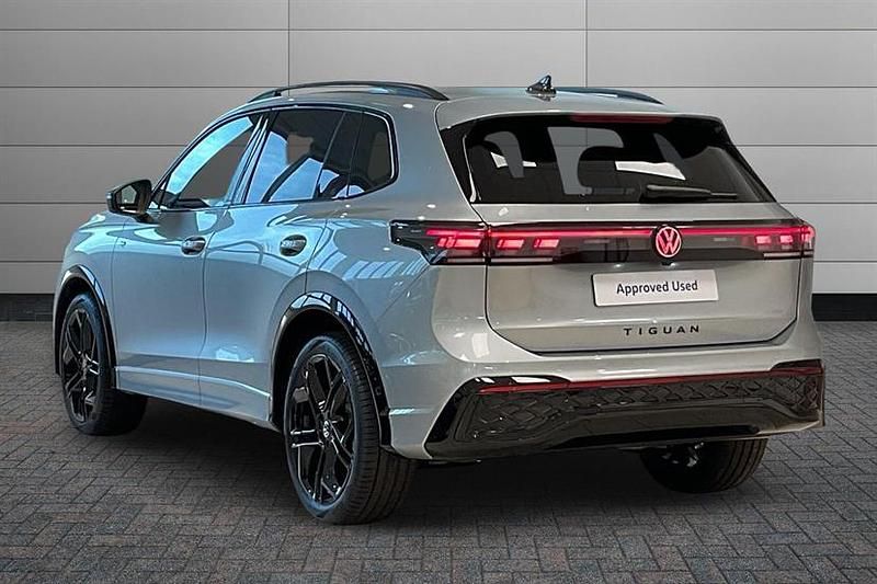 New VW Tiguan R-line 150 HP (110 kW) 2025 Oyster silver SUV