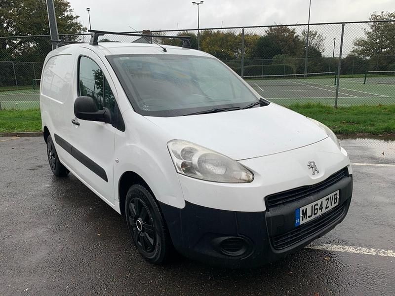 White Used 2014 Peugeot Partner S MPV | £2,695 (Fair price) - Image 1/4