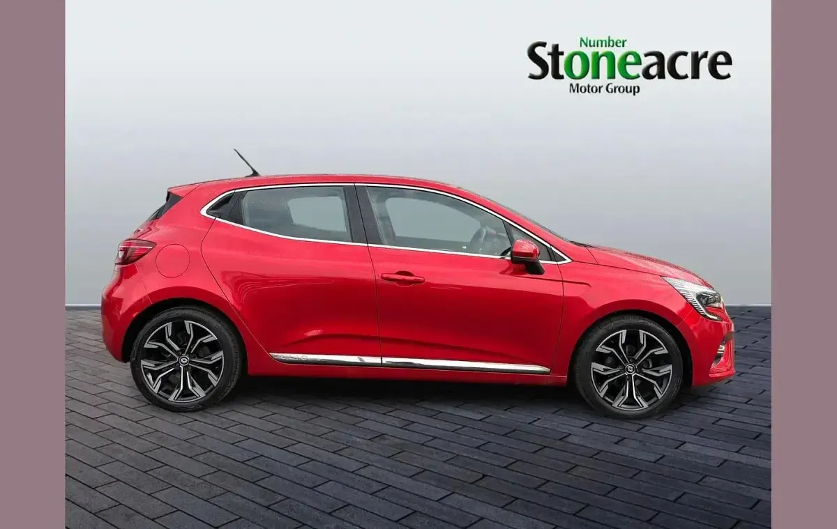 Used Renault Clio SE 88 HP (64 kW) 2022 Red Hatchback