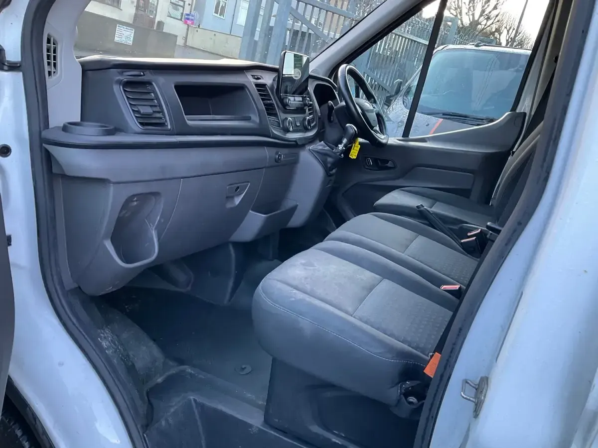 Used Ford Transit Trend 130 HP (95 kW) 2019 White Van