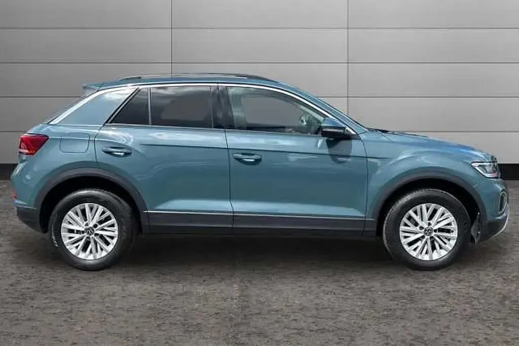 Used VW T-Roc 110 HP (80 kW) 2023 SUV