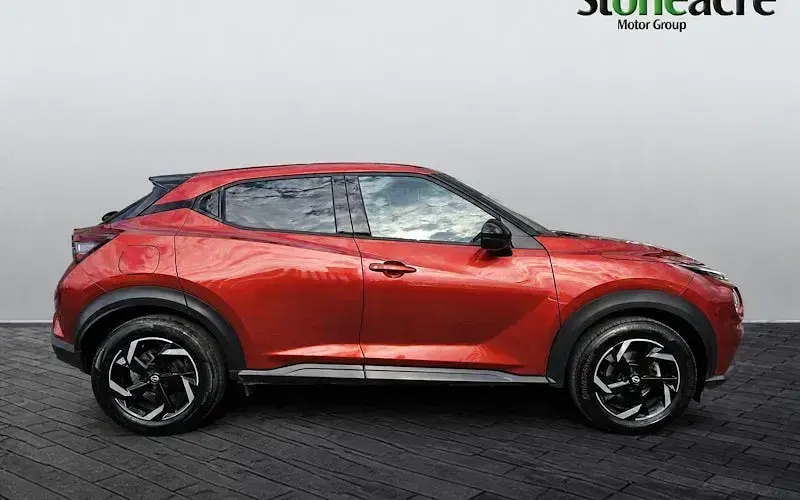Used Nissan Juke N-Connecta 114 HP (83 kW) 2025 Red SUV