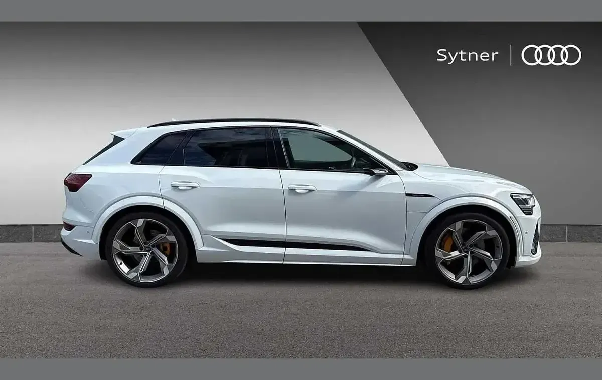 Used Audi e-tron Advanced 369 kW (503 HP) 2022 White SUV