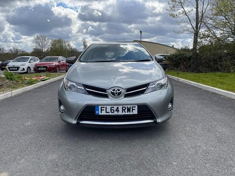 Used Toyota Auris Multidrive S 132 HP (97 kW) 2014 Grey Hatchback