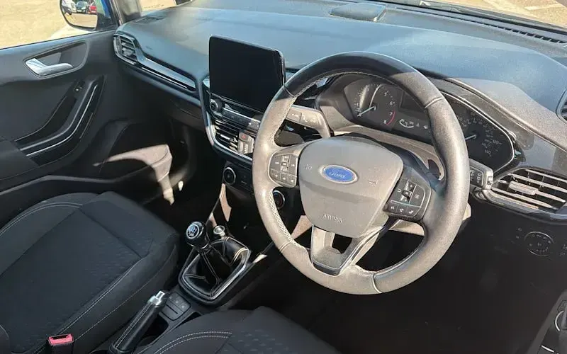 Used Ford Fiesta Zetec 86 HP (63 kW) 2017 Blue Hatchback