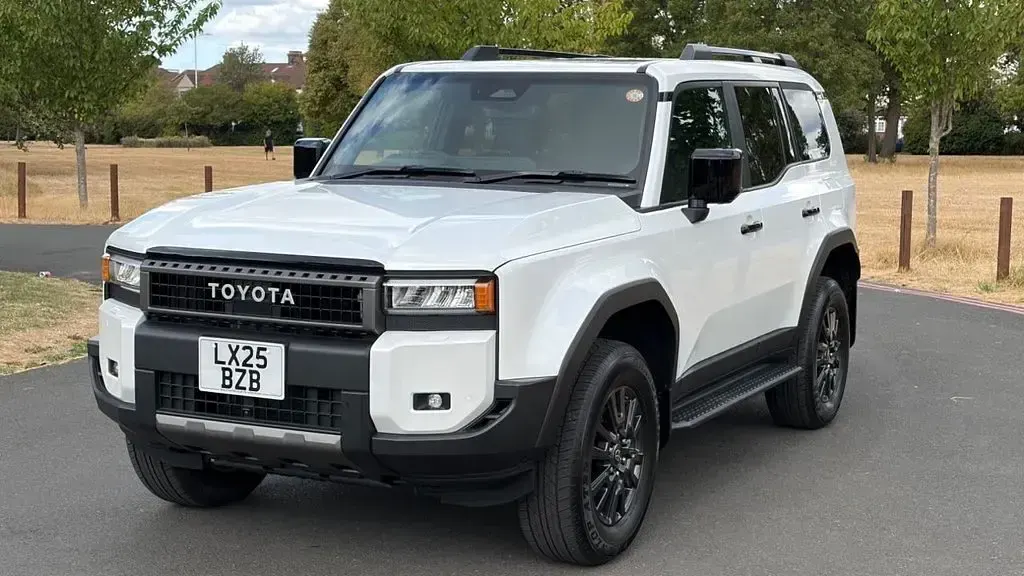 New Toyota Land Cruiser 2025 White/black