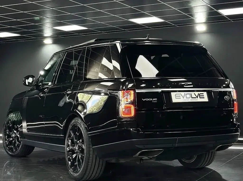 Used Land Rover Range Rover Vogue 404 HP (297 kW) 2019 Black SUV